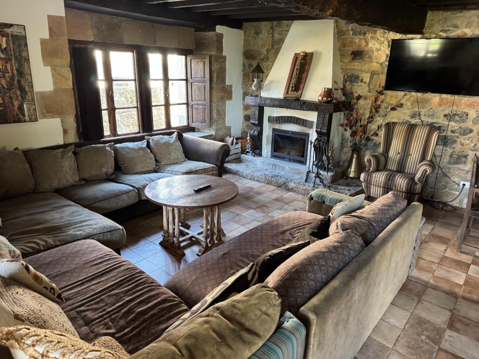 Espectacular Casa Rural En Castaneda Socobio Exteriör bild